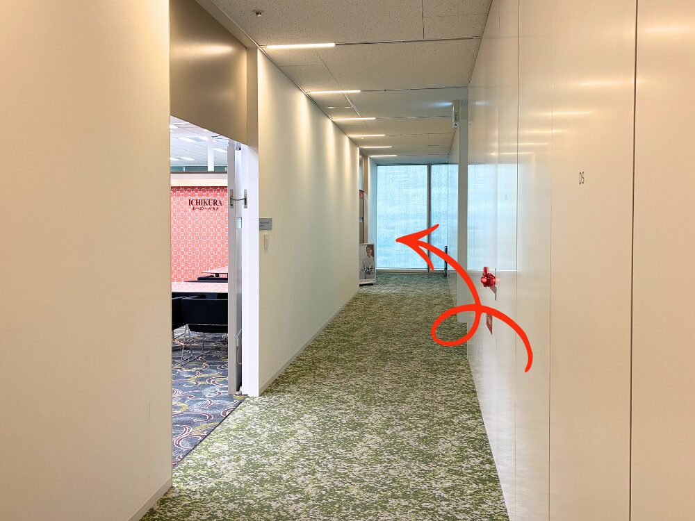 17階オフィスロビーの廊下